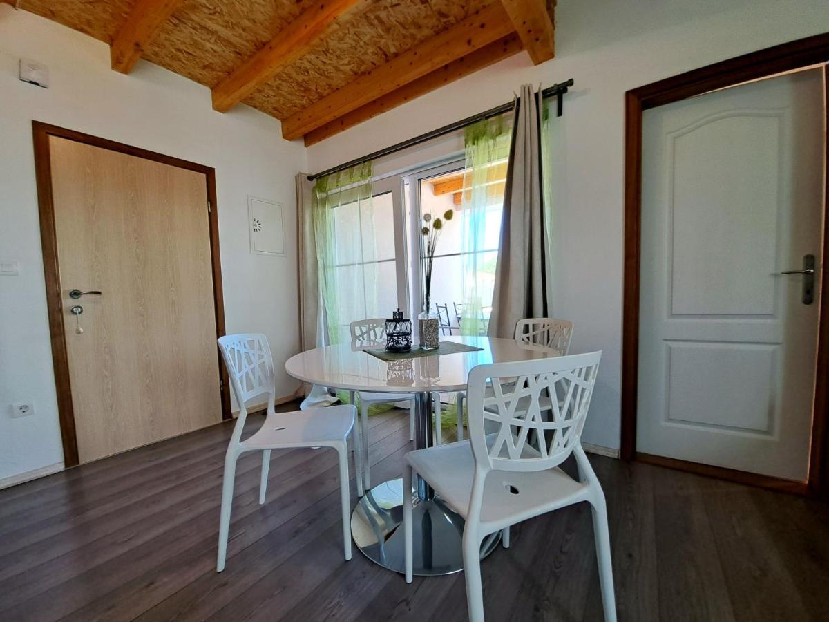 Apartment Oaza Mira Tribalj Zewnętrze zdjęcie