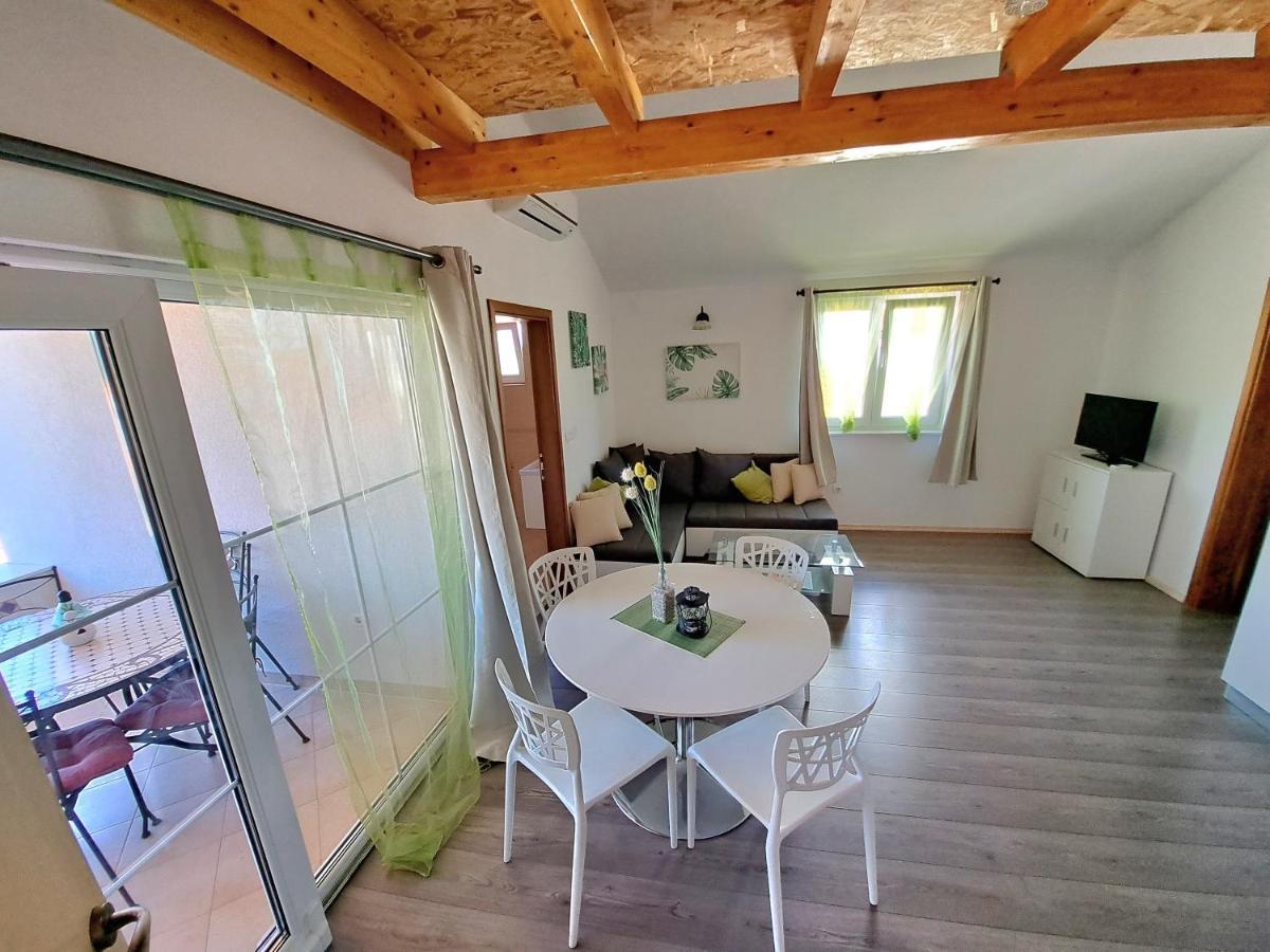 Apartment Oaza Mira Tribalj Zewnętrze zdjęcie