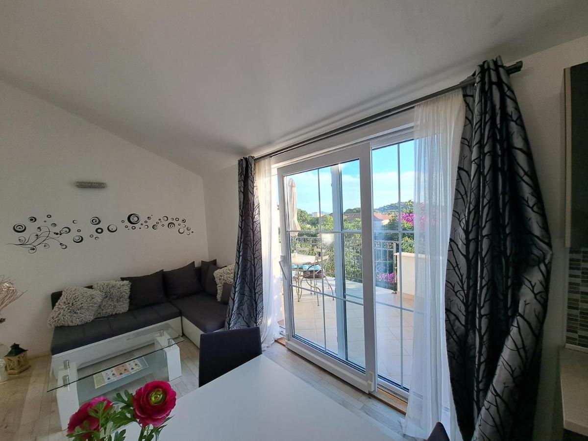 Apartment Oaza Mira Tribalj Zewnętrze zdjęcie