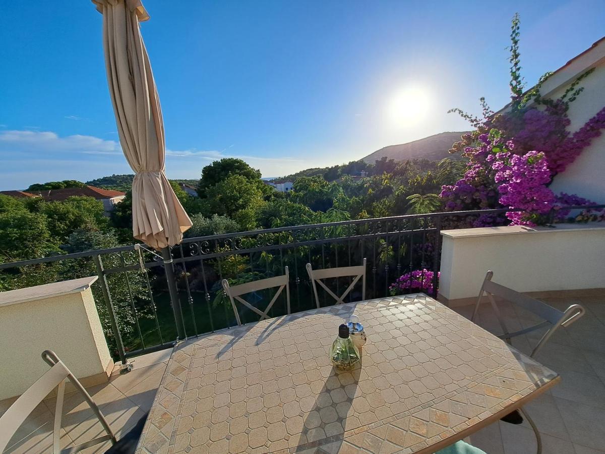 Apartment Oaza Mira Tribalj Zewnętrze zdjęcie