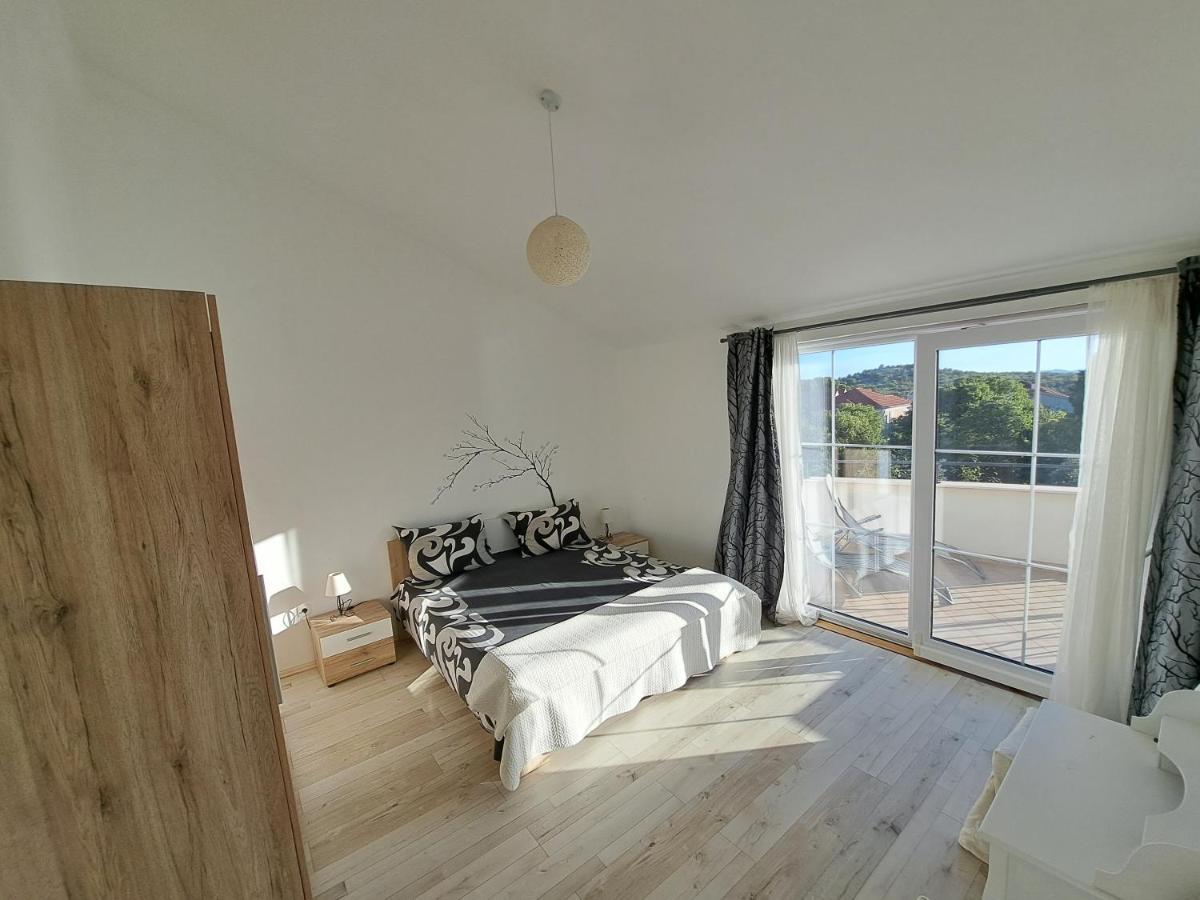 Apartment Oaza Mira Tribalj Zewnętrze zdjęcie